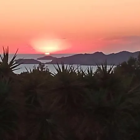 Hébergement de vacances Casa Puig De Mar, Con Piscina Y Jardin' *