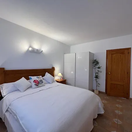 Casa Puig De Mar, Con Piscina Y Jardin'