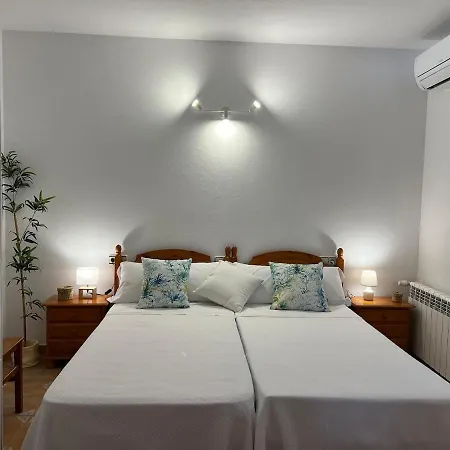 Casa Puig De Mar, Con Piscina Y Jardin' Hébergement de vacances